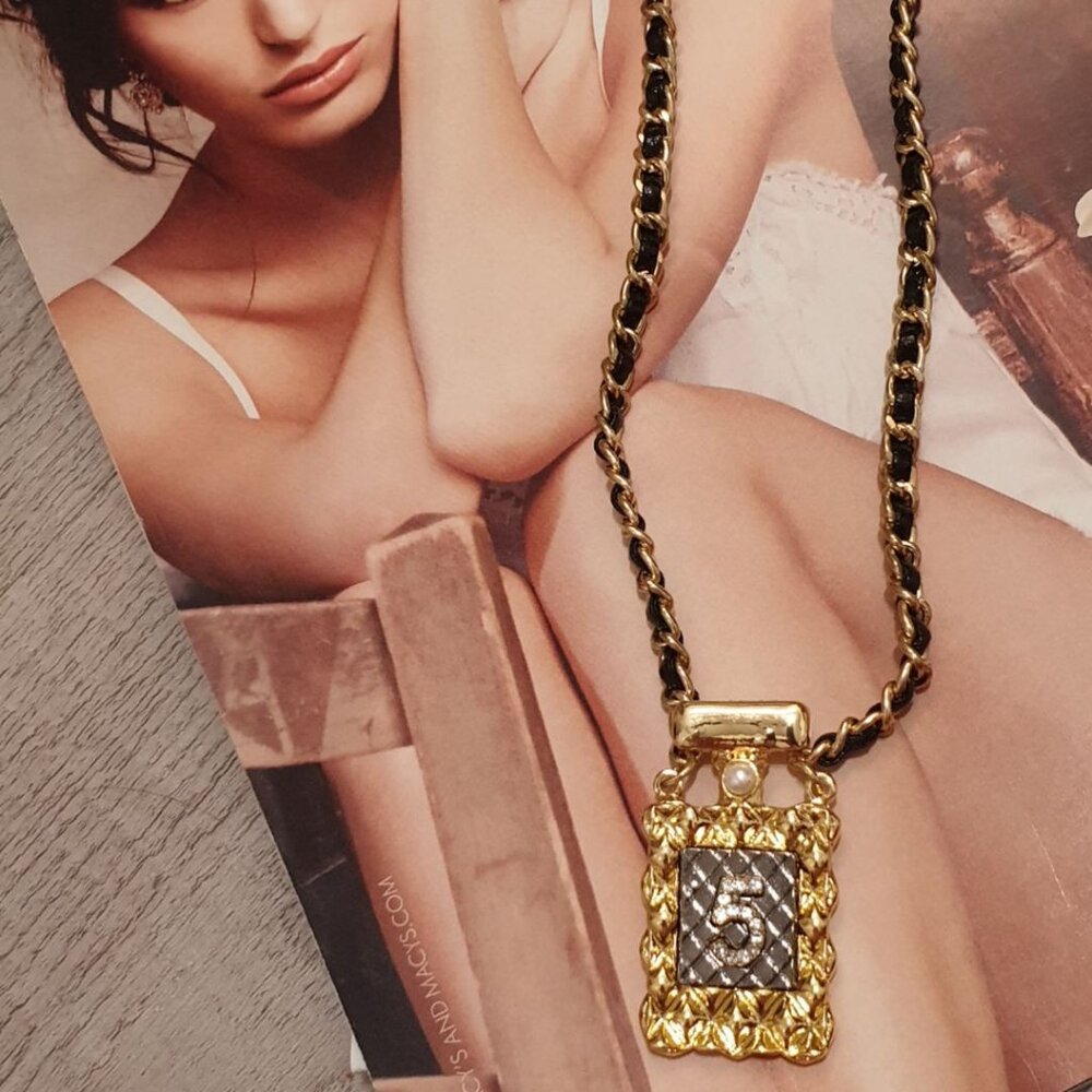 Gold Black Metal Crystal Necklace Pendant Women Fashion Jewelry Accessory Gift